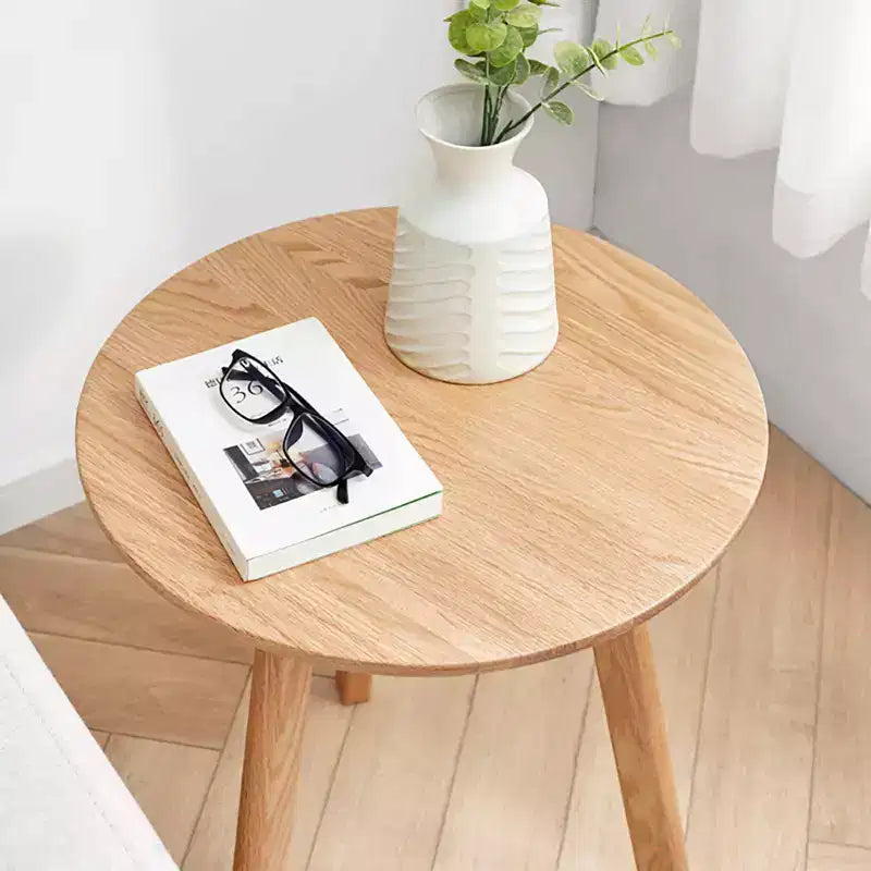 Wooden Round Side Table with Three-Legged Structure and Non-Slip Pads, End Table for Living Room