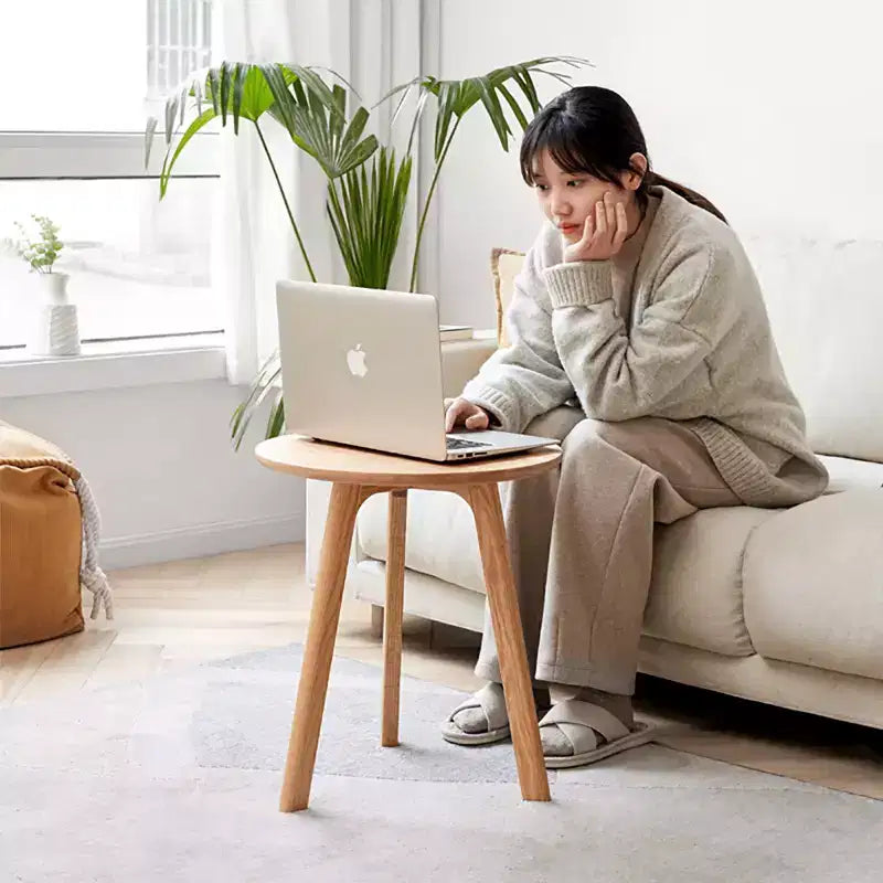 Wooden Round Side Table with Three-Legged Structure and Non-Slip Pads, End Table for Living Room